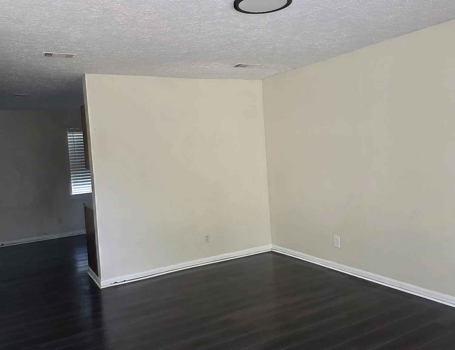 2 bed, 970 sqft, $900 — Photo 3