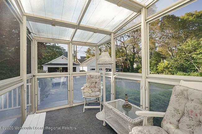 315 Tuttle Ave — Photo 30