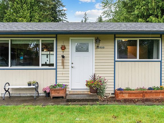 3rd image of 12523 18th St SE