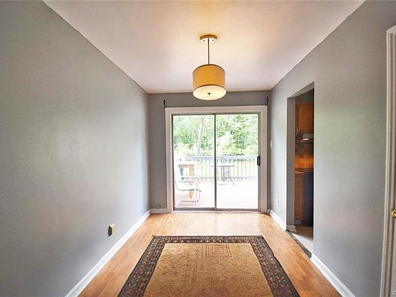 4th image of 7604 Twin Oak Dr