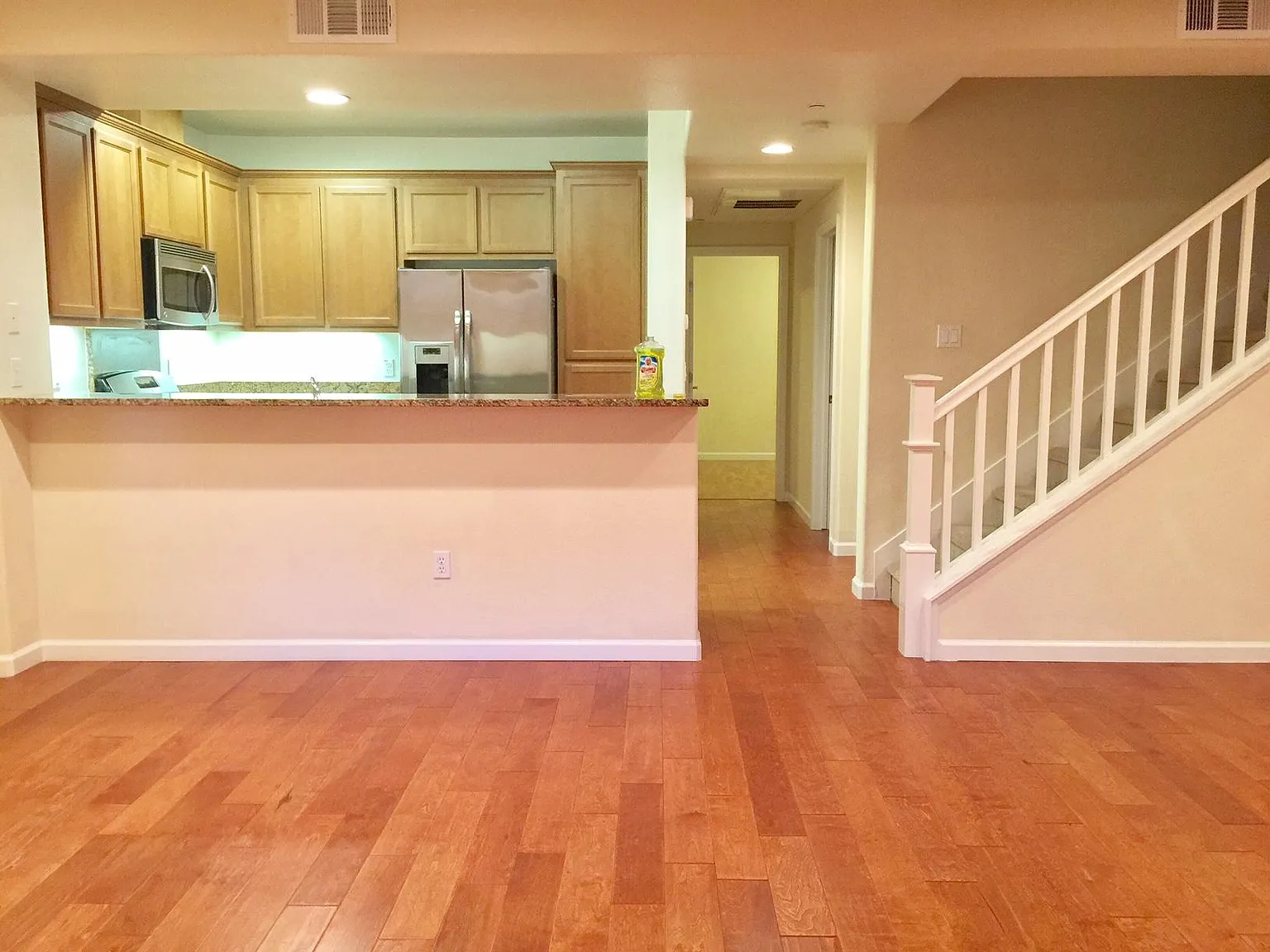 3 bed, 1224 sqft, $3,550 — Photo 3