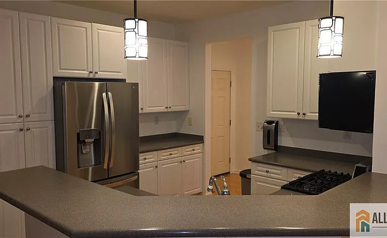 72 George Russell Way — Photo 5