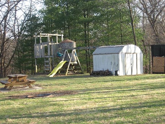 4th image of 835 E County Road 2630