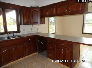 9654 Vermilion Rd, Amherst, OH 44001