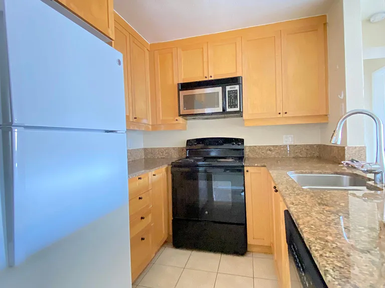 3550 Lebon Dr #6310 — Photo 20