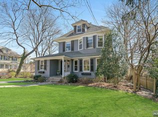 137 Melrose Pl, Ridgewood, NJ 07450