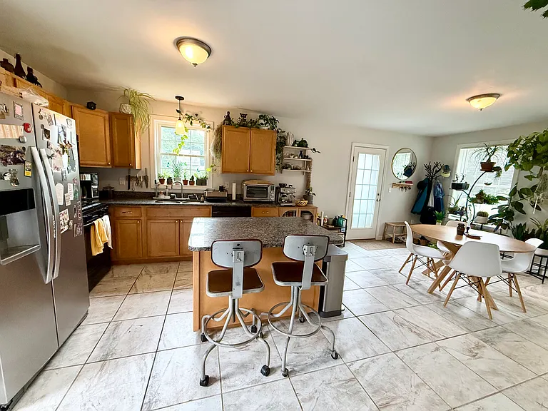 5 Eastman Ave — Photo 10