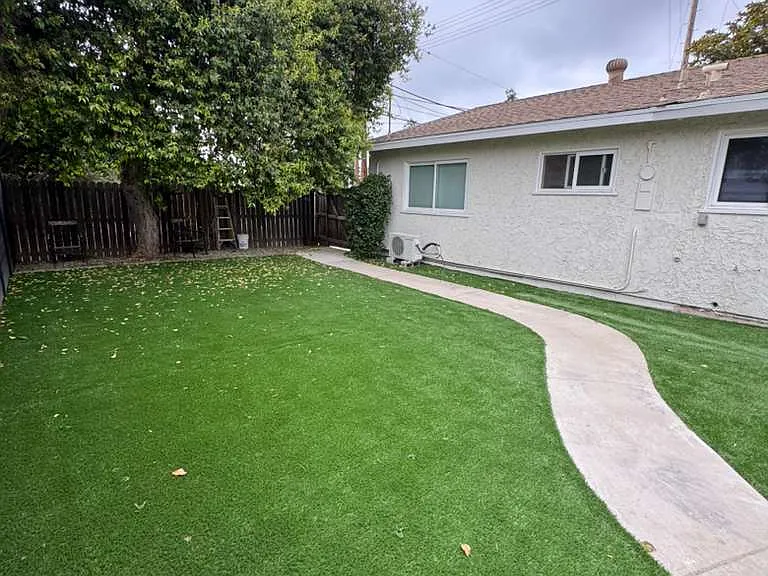 23001 Vanowen St — Photo 20