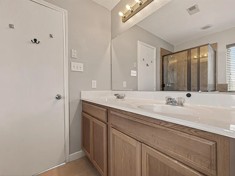 18302 Walden Gate Ln — Photo 39