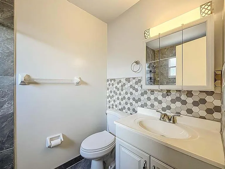 274 NE Glentry Ave — Photo 15