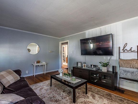 4th image of 73 N 26th St