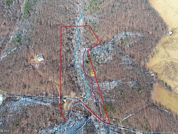 2nd image of 2950 Little Cacapon Mountain Rd