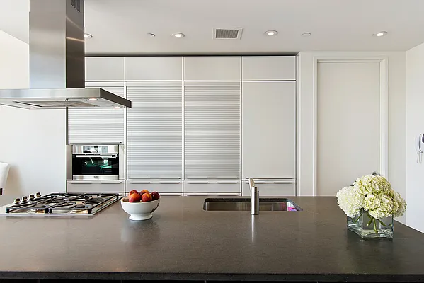 Rented by CORE | media 22