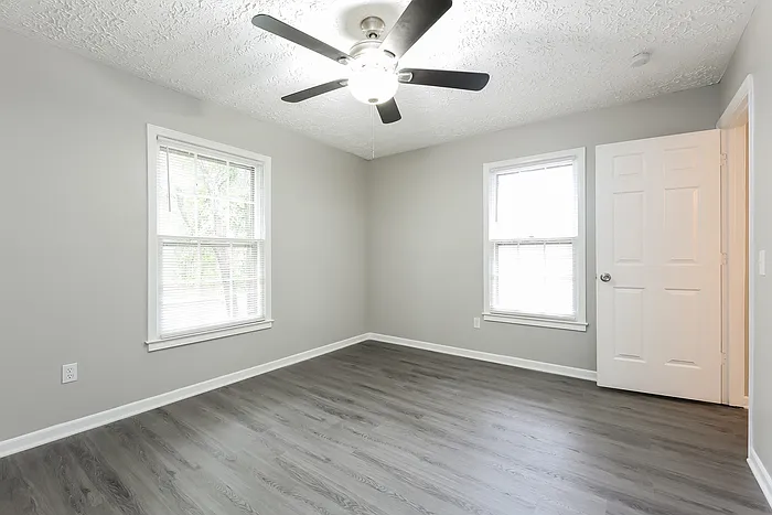 200 E Shefford St — Photo 10