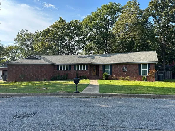 1315 Forest Brook Dr, Demopolis, AL 36732