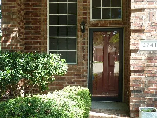 4 bed, 2.5 bath, 2236 sqft, $2,795 — Photo 2