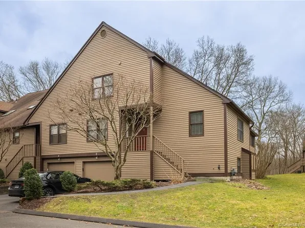 2 Echowoods Circle #2, Monroe, CT 06468