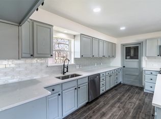 1421 Holiday Dr, Sulphur Springs, TX 75482