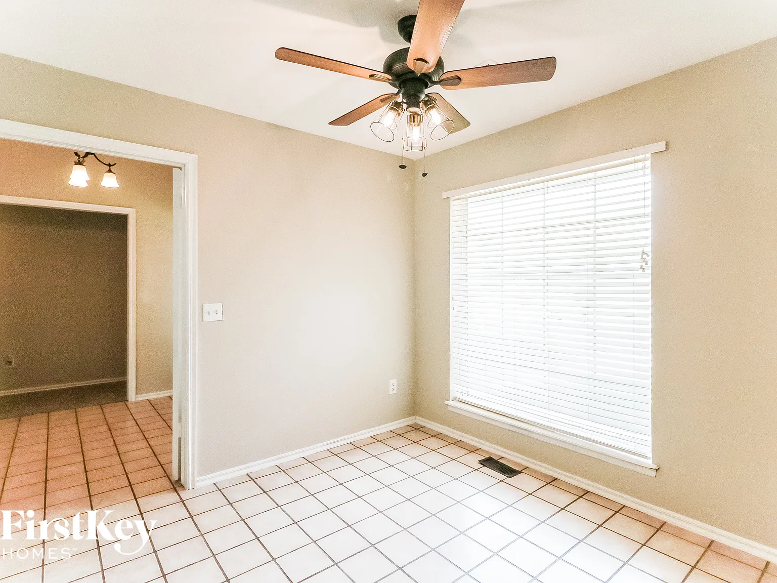 3 bed, 2.0 bath, 1922 sqft, $1,975 — Photo 3