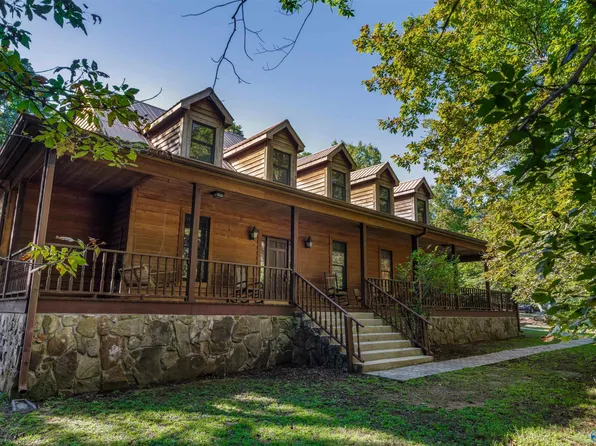 251 Wells St, Mentone, AL 35984