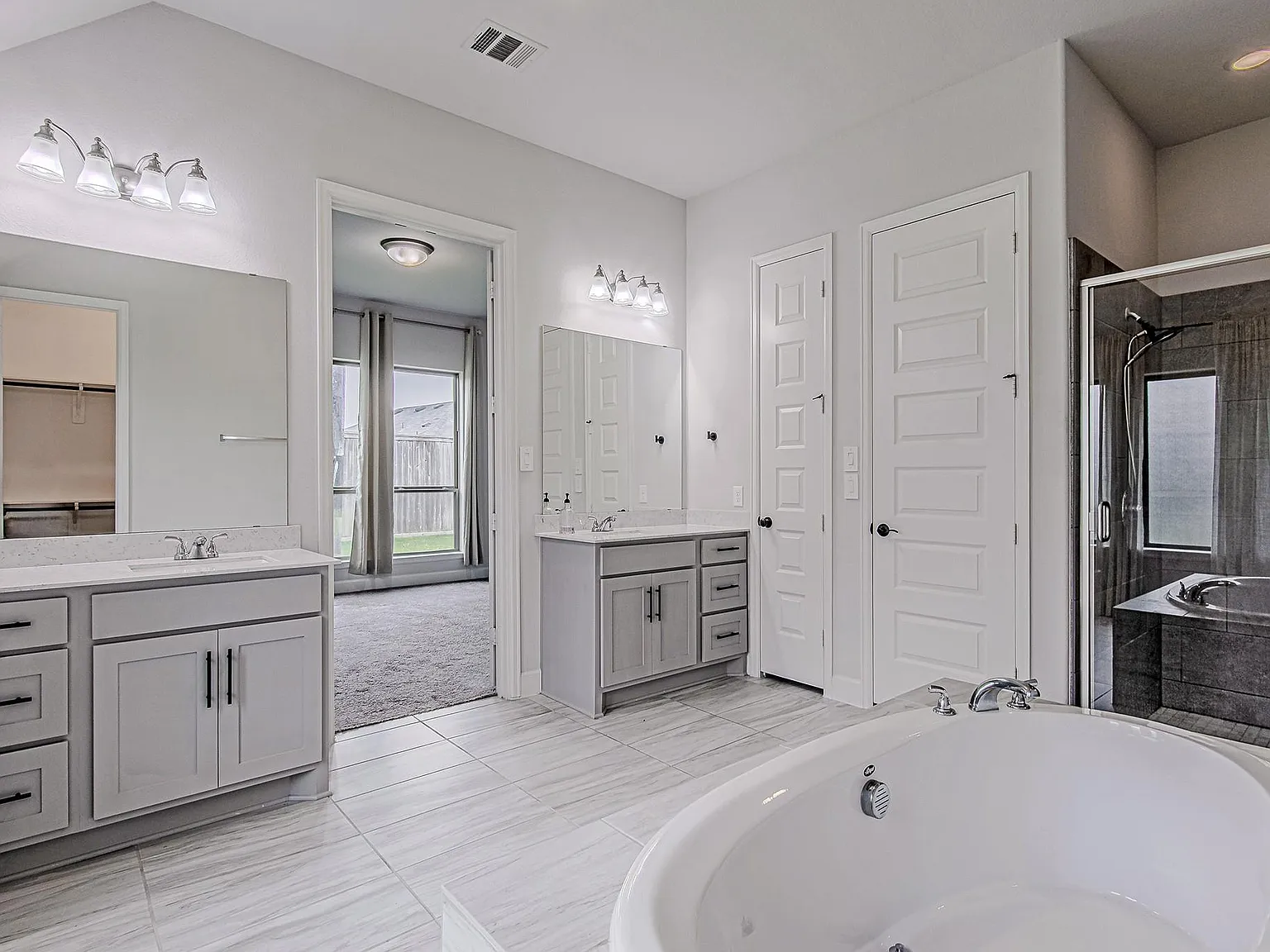 4 bed, 3.0 bath, 2544 sqft, $2,950 — Photo 4