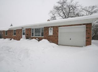 5 Fieldpoint Rd, Montgomery, IL 60538