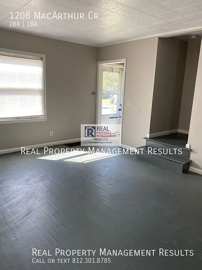 *Summer Special* First Month's Rent Free - Well Laid Out East Side Duplex with Practical Amenities — Photo 3