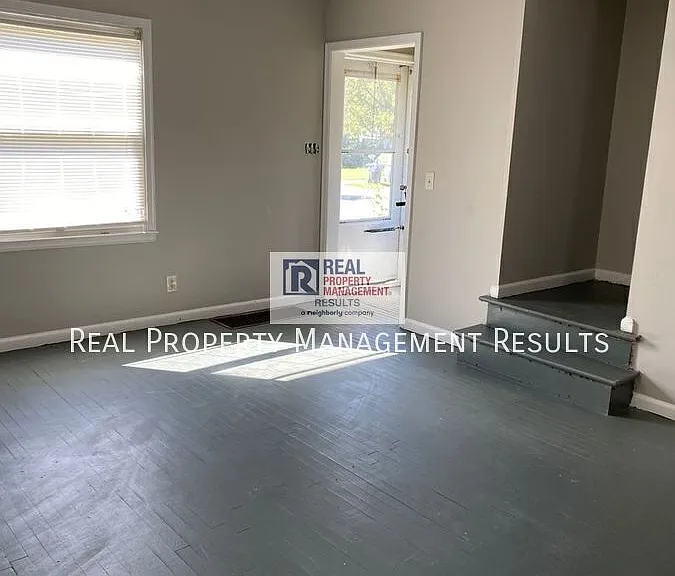 1208 Macarthur Dr — Photo 3