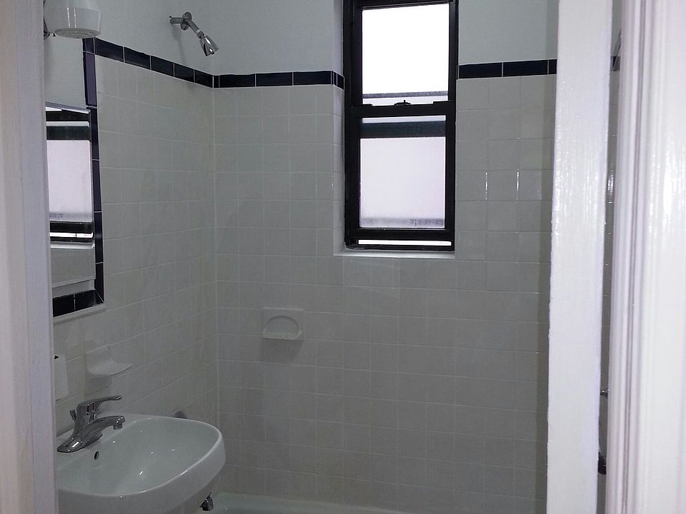 1st image of 2820 37th St APT A4