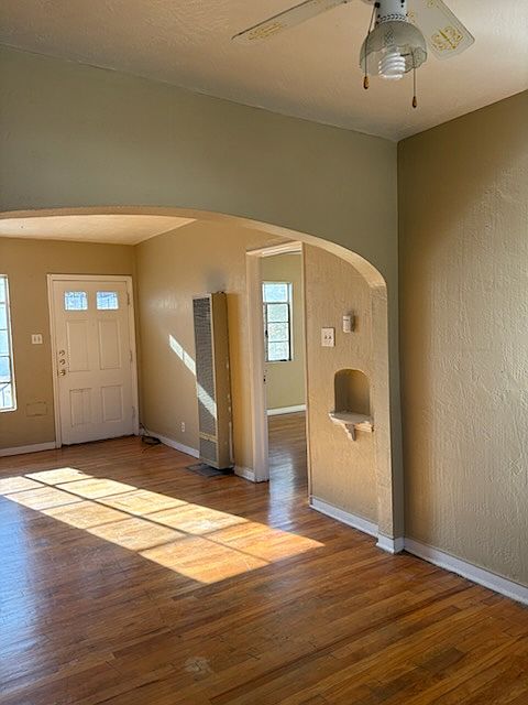 1st image of 2825 Grant Ave