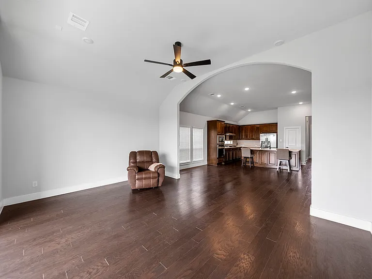 925 Baybrook Ln — Photo 8