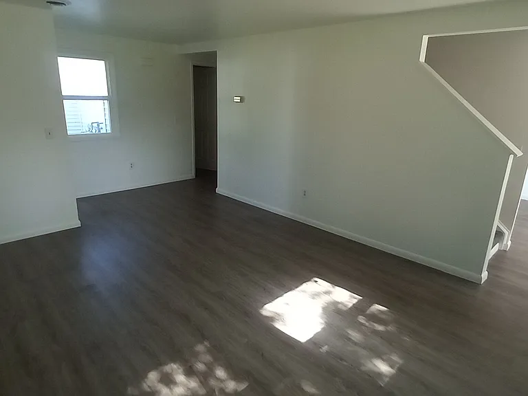 24998 Cooper Ave — Photo 5