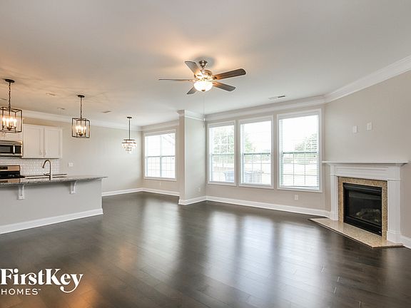 3rd image of 126 Margo Ln