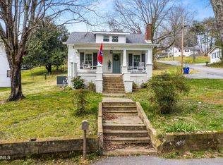 610 Cagle St, Clinton, TN 37716