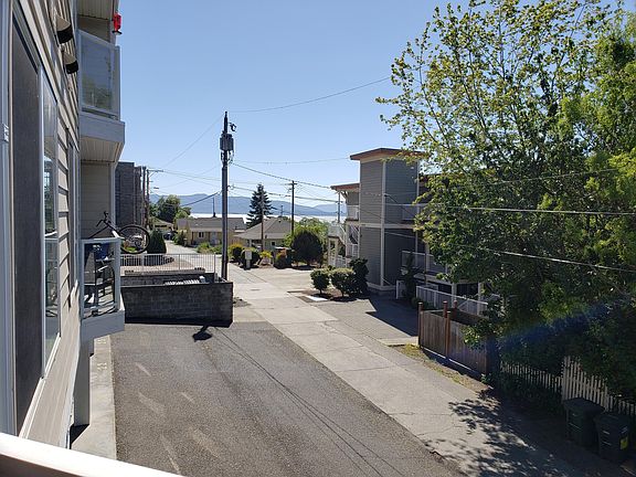 5th image of 615 N State St #106