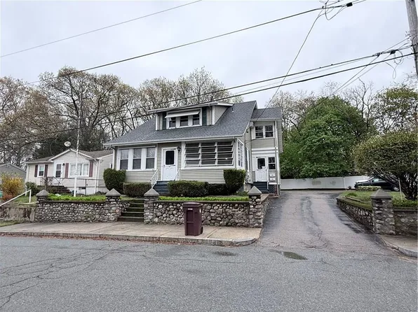 154 Saint Agnes Ave, Woonsocket, RI 02895
