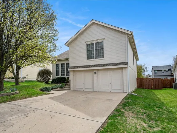 1104 River Run Dr, Platte City, MO 64079