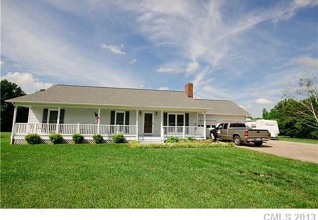 1st image of 1209 N Hill Dr
