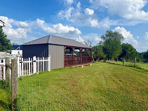 3rd image of 7995 County Road 52 NW
