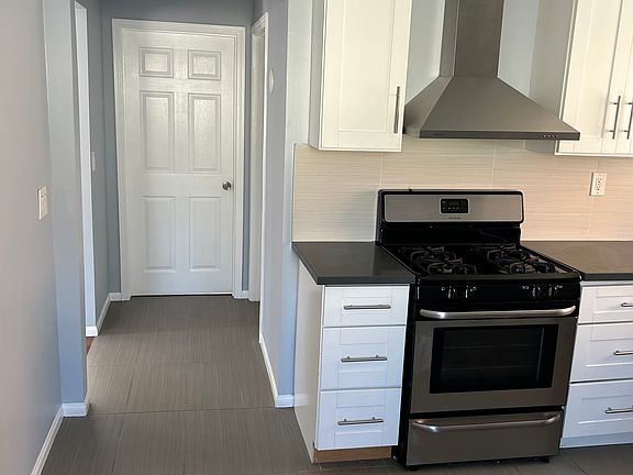 2nd image of 3749 1/2 W 27th St