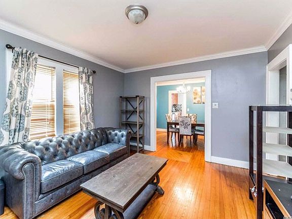 4th image of 130 Evans Ave