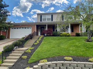 165 Honeysuckle Ln, Huntington, WV 25701
