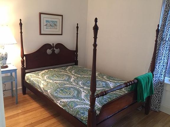 bedroom/bed