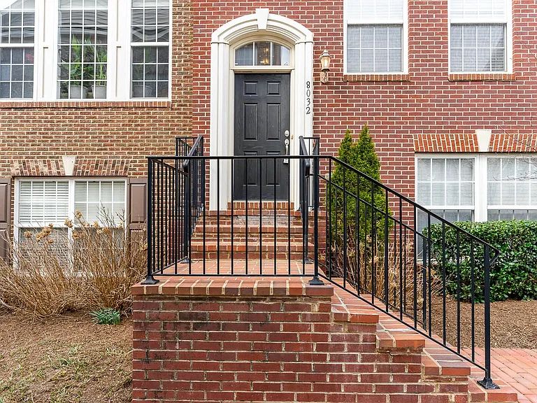 8032 Reserve Way — Photo 2