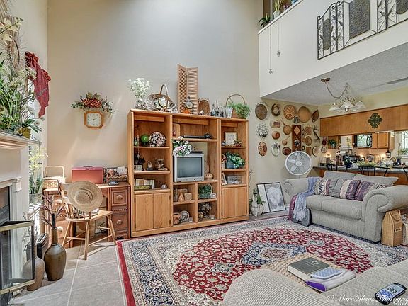 3rd image of 3636 Greenacres Dr #34