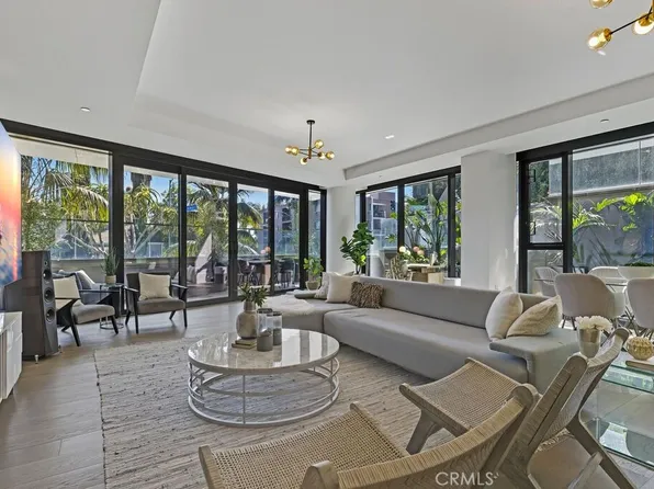 8420 Sunset Blvd Unit 108, West Hollywood, CA 90069