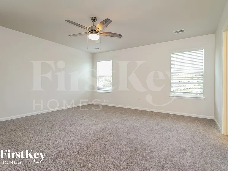 304 Ashborne Ln — Photo 8