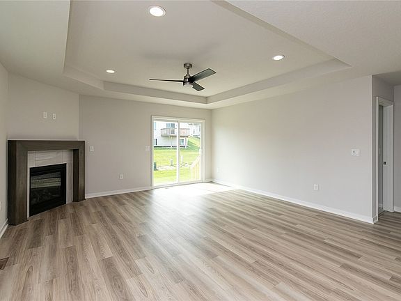 3rd image of 1506 Primrose Dr SE