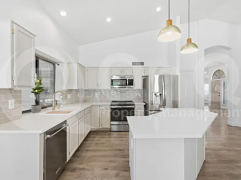 401 S Tiago Dr — Photo 18