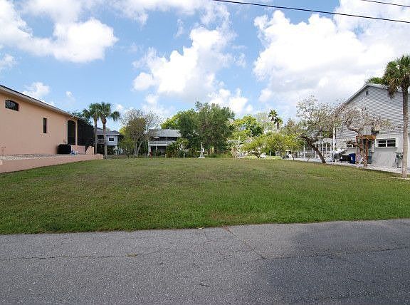 3rd image of 27249 Galleon Dr